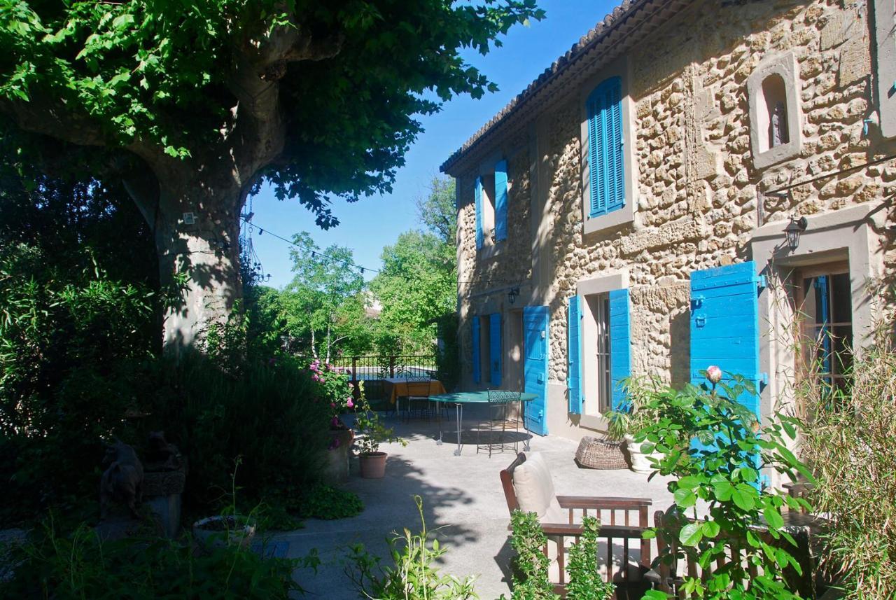 Hotel Les Volets Bleus Provence Salon-de-Provence Exterior foto