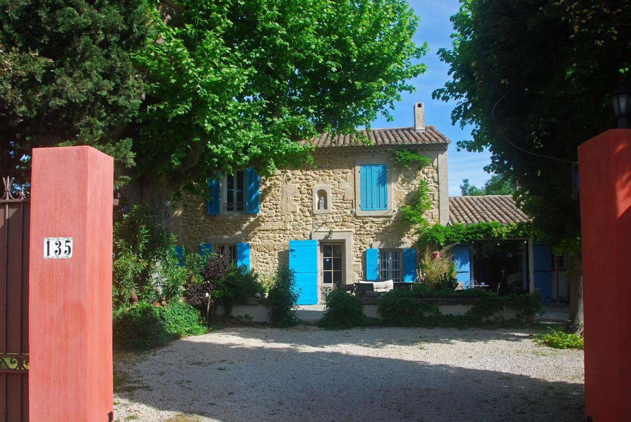 Hotel Les Volets Bleus Provence Salon-de-Provence Exterior foto