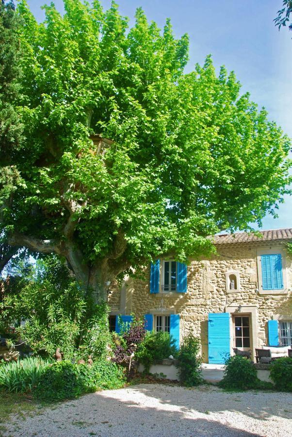 Hotel Les Volets Bleus Provence Salon-de-Provence Exterior foto